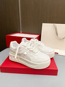 รองเท้าลำลองคู่รักสุดหรูคุณภาพสูง ผลิตจากรองเท้าลำลองแฟชั่นสำหรับผู้ชายและผู้หญิงคุณภาพสูง - Product Image 4