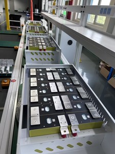 Batería de Almacenamiento Solar de 51.2V, Más de 6000 Ciclos Profundos, 80% DOD, Sistema de Almacenamiento de Energía Solar para el Hogar - Product Image 3