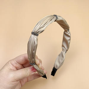 Diadema de Satén Francés con Pedrería, Accesorio para el Cabello para Mujer - Product Image 4