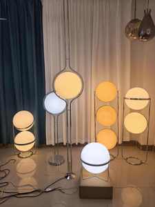 Lampe sur pied de haute qualité au design artistique créatif post-moderne pour salon, chambre à coucher, style nordique minimaliste, lampe sur pied décorative en acrylique - Product Image 5