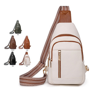 กระเป๋าคาดอกผู้หญิงหนัง PU แบบย้อนยุคมีซิปปิด - Product Image 1