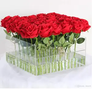 Elegante regalo de dama de honor hecho a mano soporte de agua jarrón redondo Perspex caja de flores rosas con flor de Rosa Blanca preservada