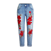 Jeans pour femmes, broderie florale 3D colorée, extensible, coupe-vent, respirant, déchiré avec feuilles dorées, coupe courte, ourlet retroussé