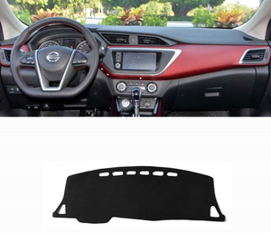 Tappetino Parasole per Cruscotto ROHUA Personalizzato in Poliestere Nero, Antiscivolo e Blocca-Luce per Interni Altima Sylphy Tiida - Product Image 1