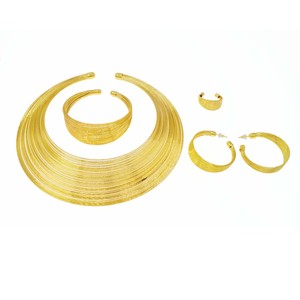 Venta al por mayor traje 18 quilates chapado en <span class=keywords><strong>oro</strong></span> conjunto de joyas última moda nuevos pendientes anillo collar brazalete boda fiesta joyas - Product Image 4