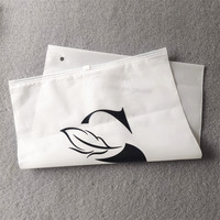 Sac d'Emballage Personnalisé Mat en Polyéthylène, Sac Zippé en EVA Plastique Dépoli, Sac d'Emballage de Vêtements en PVC à Fermeture Éclair pour l'Emballage de Vêtements