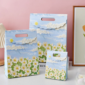 Bolsa de Regalo Reciclable con Diseño Artístico de Pintura al Óleo - Empaque de Papel Ecológico con Asas, Impresión Offset para Librerías, Galerías y Eventos - Product Image 4