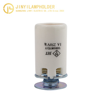 Base d'ampoule E17 personnalisable en gros 1A 250V douille ampoule supports de lampe en céramique bases de lampe avec support