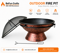 Brasero extérieur 80 cm en bois avec écran anti-étincelles, grande cheminée de jardin en métal avec pique à bois, finition cuivre antique