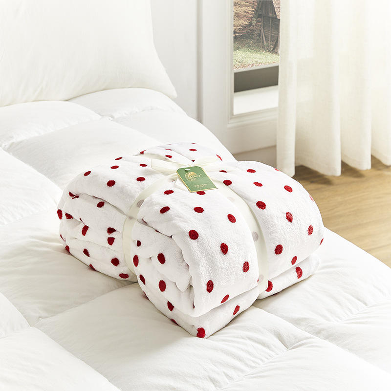 Red dot on white background (1.53kg)