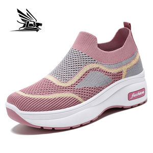 حذاء نسائي شبكي كاجوال بنعل سميك، سنيكرز بناتي شبكي يسمح بالتهوية - Product Image 1