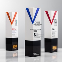 Free Design Creative Rubik's Cube Glass Crystal Trophy for Annual Meeting Awards Commemorating Outstanding Employees