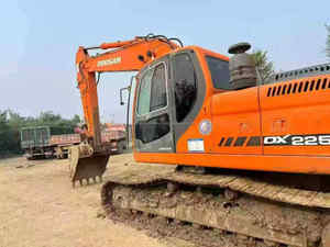 Excavadora de Orugas Doosan DX225LCA 225 Coreana Original, Bien Mantenida, de Segunda Mano, Usada en Construcción Municipal, Motor PLC, Caja de Cambios - Product Image 6