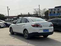 2019 Venucia D60 Sedan Bekas Manual Bensin Setir Kiri Euro VI 5 Kursi Sunroof Kamera Belakang