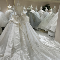 DW0074 Elégante robe de bal en satin avec broderie lourde et appliques perlées manches complètes pour robes de mariage pour femmes cristaux de dentelle