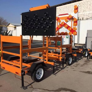 Panneau de signalisation routière mobile à énergie solaire, écran LED, montage au sol, cadre en acier IP65, non réfléchissant, lumière clignotante constante - Product Image 4