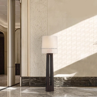 Lampadaire LED moderne pour intérieurs contemporains, base E27, abat-jour en tissu minimaliste pour espaces intérieurs modernes et contemporains