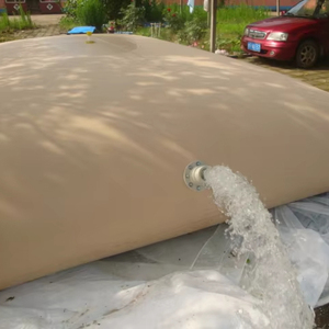 Sac de stockage d'eau en PVC en forme d'oreiller, réservoir d'eau pliable <span class=keywords><strong>pour</strong></span> l'irrigation extérieure, design léger et pliable <span class=keywords><strong>pour</strong></span> montage sur véhicule - Product Image 1
