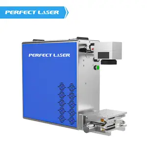 Perfecte Laser-Desk Mini Type Alle Metalen Zilver Goud Plastic Lasermarkeermachine/Roestvrijstalen Kleurenlasermarkeermachine