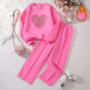 Abbigliamento per Ragazze 2026, Set 2 Pezzi Rosa con Motivo a Cuori, <span class=keywords><strong>Felpa</strong></span> + <span class=keywords><strong>Pantaloni</strong></span>, Completo Sportivo Autunnale <span class=keywords><strong>in</strong></span> Colori Misti - Product Image 1