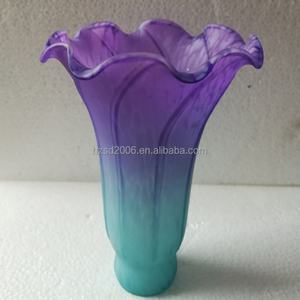 Abat-jour en verre soufflé artisanal rouge en forme de lys de bassin, hauteur 6 pouces, pour lampe de table de salon, chambre et salle à manger - Product Image 5