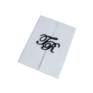 Aangepaste Wit Suede Doek Hardcover Trouwkaarten Met Papier Bruiloft Kaarten En Gepersonaliseerde Acryl Paraaf