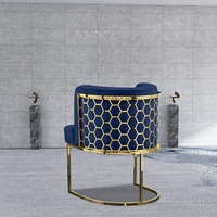 Chaise de salle à manger unique avec découpe laser au dos, chaise de salle à manger rembourrée en velours bleu marine pour restaurant