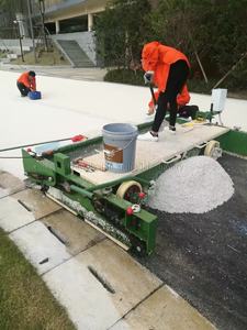 Équipement de pavage de terrain de football à entraînement hydraulique entièrement automatique - Product Image 6