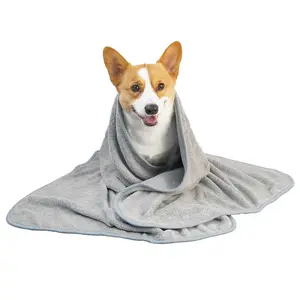 कस्टम लोगो मूंगा ऊन पालतू कुत्ता कंबल बिल्ली शॉवर रैप सुपर फ्लफी ग्रूमिंग ग्रे माइक्रोफाइबर स्नान तौलिया