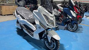 Motocicleta de Alta Velocidad con Diseño Moderno y Colorido, 3000W, 72V, 80-100ah, Disponible para Viajes Diarios, Scooters T9 - Product Image 4