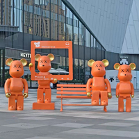 Artisanat d'affichage de décoration intérieure extérieure Grandes sculptures d'art en résine grandeur nature Bearbrick Custom