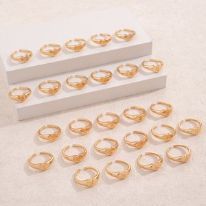 Bague en Cuivre Électroplaqué en Forme de Cœur Simple et Tendance pour Femme, Bijou de Main Polyvalent Haut de Gamme, Vente en Gros - Product Image 2