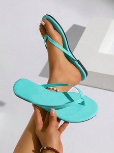 Sandales d'été plates de grande taille pour femmes, couleur unie, polyvalentes et tendance, tongs de plage, chaussures à talon bas. - Product Image 6