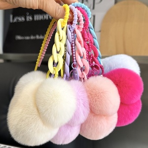 Porte-clés léger pour voiture, pendentif fait main en forme de cœur, design panda rouge, pour décoration de <span class=keywords><strong>sac</strong></span> à <span class=keywords><strong>dos</strong></span> et cadeau d'anniversaire - Product Image 4