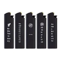 Briquet moderne en métal et silicone avec meule, logo personnalisé, publicitaire, finition givrée, flamme nue, lettrage pour hôtel