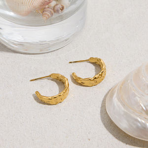 <span class=keywords><strong>Orecchini</strong></span> a Cerchio Minimalisti J&D Fashion, Placcati in Oro 18K, Acciaio Inossidabile, Design Classico con Texture a Martello - Product Image 6