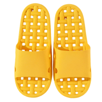 Sandales de bain jaunes 25 cm à bout ouvert, semelle perforée, en maille drainante, non-rétractables, pour salle de bain et balcon