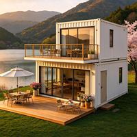 Maison conteneur de luxe extensible à 2 étages, villa modulaire préfabriquée de 40 pieds avec balcon, porte vitrée et terrasse en bois pour hôtel et complexe hôtelier