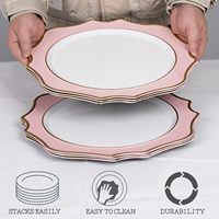 Assiettes de présentation de mariage dorées modernes 13 pouces roses, lot de 6 assiettes de présentation en plastique avec bordure dorée festonnée pour la décoration de mariage