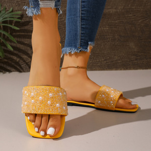 Sandalias Planas de Mujer con Punta de Acero y Pedrería de Perlas en 5 Colores, Tallas Grandes 35-43, Modelo 611, Lujosas, Modernas y Suaves para la Playa - Product Image 3