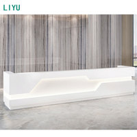 Bureau de réception en bois MFC au design moderne Liyu, logo personnalisé, table de réception blanche pour hôpital