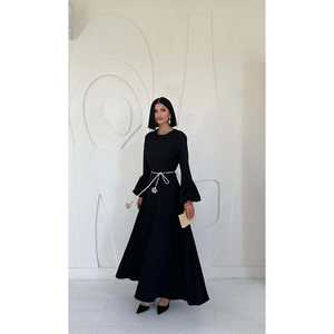 Elegante Vestido Largo de Crepé Negro con Mangas Abullonadas y Cinturón, Corte A, Cuello Redondo, Vestido Formal de Boda para Mujer - Product Image 4