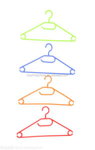 Machines de moulage par injection de cintres en plastique à haute rigidité - Product Image 5