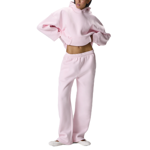 Ensemble de survêtement personnalisé pour femme avec logo, en mélange de coton brossé, comprenant un sweat à capuche court et un pantalon de survêtement ample taille haute, assorti - Product Image 1