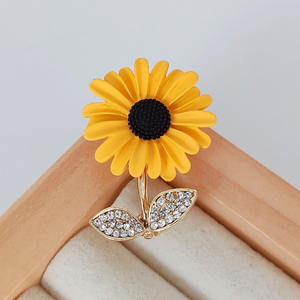 Noble Small Sunflower Alloy Gold Plated Anti-slip <b>Brooch</b> <b>Pins</b>-Japanese & Korean Style Wedding Party College Entrance Gift - Product Image 5