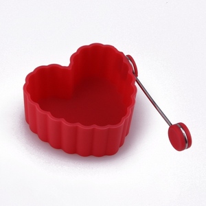 Elegante Molde de Silicona para Pastel Estándar Europeo, Desechable, en Forma de Corazón Rojo, con Asa, para Pasteles, Dulces y Jabones - Product Image 5