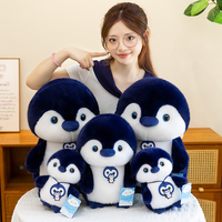 Peluche pingouin mignon bleu marine, jouet en peluche doux, personnage marin pour la vente en gros aux détaillants et au marché de la revente