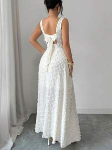 Robe longue texturée sans manches à col carré pour femme avec détail nœud au dos et fente latérale, idéale pour demoiselle d'honneur ou invitée de mariage - Product Image 5