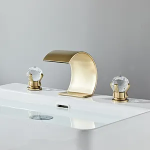 Altın banyo lavabo musluğu 3 delik 2 kolu kristal topuzlar yüksek ark şelale bacalı Vanity batarya dokunun