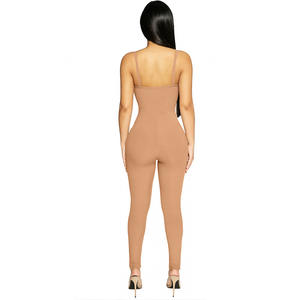 YC1435 mujer <span class=keywords><strong>2022</strong></span> nueva moda de <span class=keywords><strong>verano</strong></span> Casual Delgado personalizado Cami mono cuello Halter tirantes sólidos Método de tejido hueco - Product Image 6